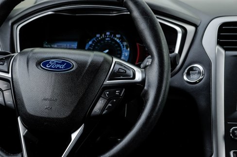 Used 2020 Ford Fusion SEL image 22