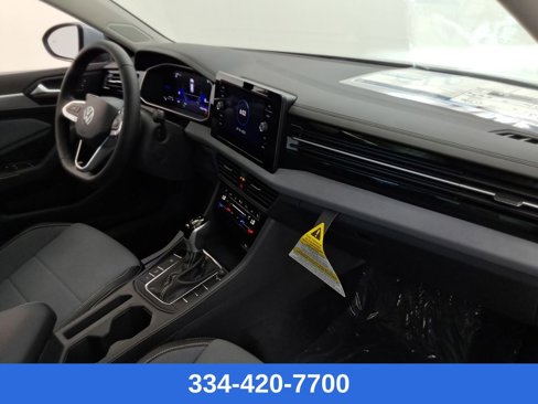 New 2025 Volkswagen Jetta SE image 23
