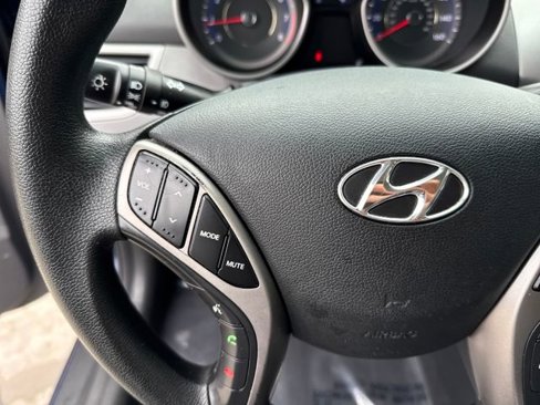 Used 2013 Hyundai Elantra GLS w/ Preferred Pkg image 23