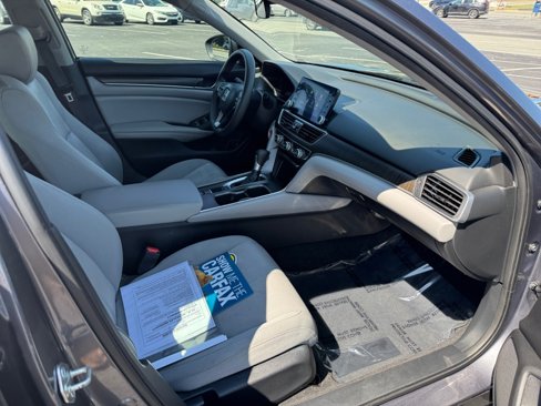 Used 2020 Honda Accord EX image 32