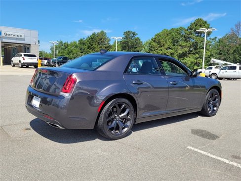 Used 2023 Chrysler 300 Touring w/ Sport Appearance Package image 14