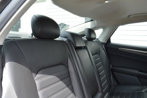 Used 2015 Ford Fusion SE w/ Equipment Group 202A image 23