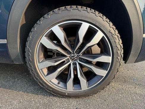 Used 2022 Volkswagen Atlas SEL Premium image 10