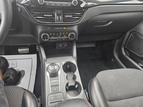 Used 2024 Ford Escape ST-Line image 27