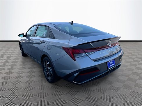 New 2025 Hyundai Elantra SEL image 5