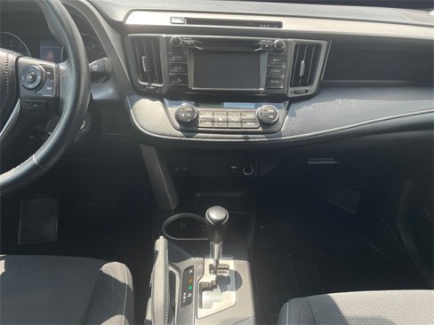 Used 2018 Toyota RAV4 XLE image 11