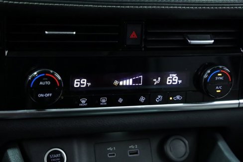 Used 2021 Nissan Rogue SV image 16