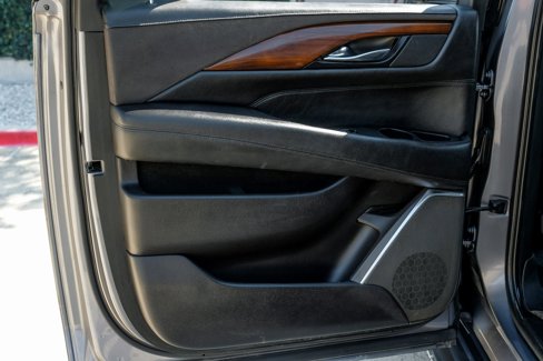 Used 2019 Cadillac Escalade ESV Luxury image 40