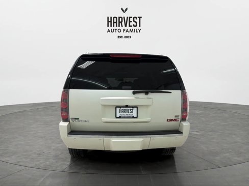 Used 2010 GMC Yukon Denali image 5
