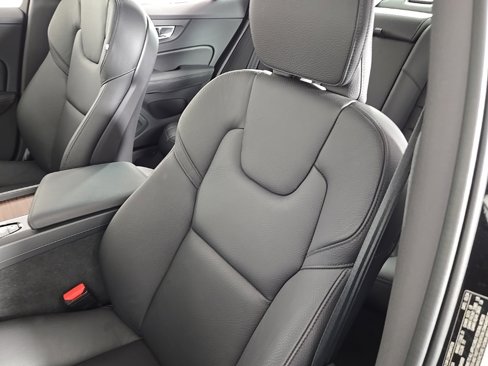 Certified 2025 Volvo S60 B5 Plus image 17