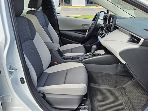 Used 2025 Toyota Corolla XLE image 15