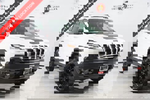 Used 2016 Jeep Cherokee Trailhawk w/ Leather Interior Group image 1