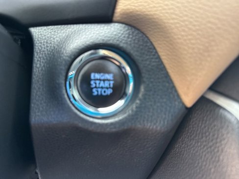 Used 2020 Toyota RAV4 XLE image 25