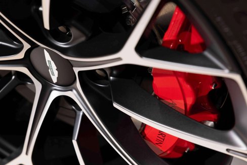 New 2025 Aston Martin V8 Vantage Coupe image 13