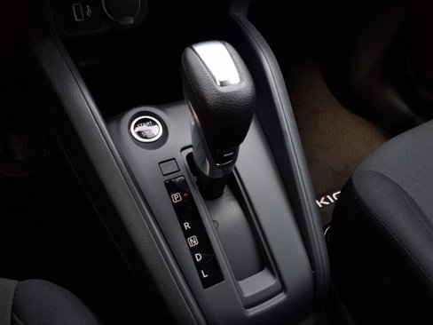 New 2025 Nissan Kicks Play S image 7