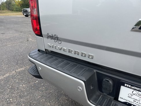 Used 2017 Chevrolet Silverado 1500 LT w/ Rally 2 Edition image 21
