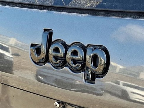Used 2020 Jeep Cherokee Latitude Plus image 28