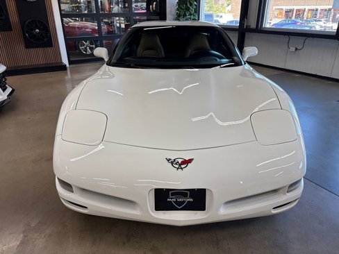 Used 2004 Chevrolet Corvette Coupe w/ Preferred Equipment Group image 17
