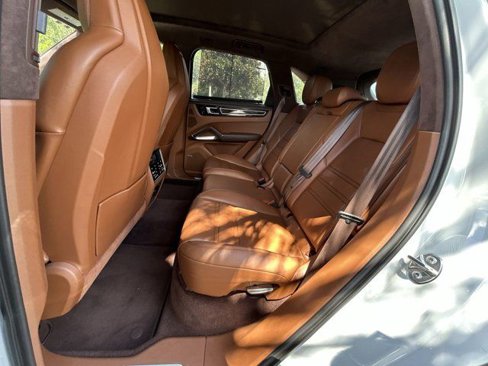 Used 2019 Porsche Cayenne Turbo image 27