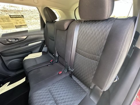 Used 2018 Nissan Rogue SV image 24