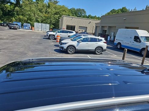 Used 2016 Ford Explorer XLT w/ Equipment Group 202A image 4