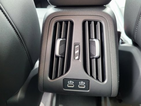 New 2025 BMW X2 xDrive28i w/ Convenience Package image 15
