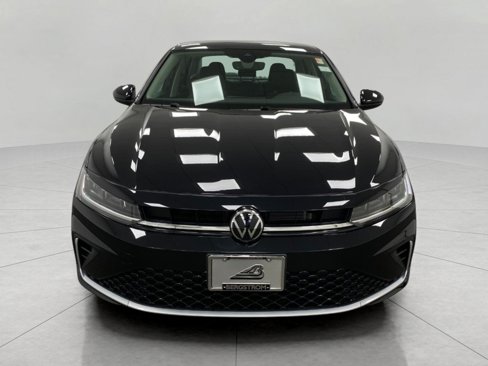 New 2025 Volkswagen Jetta SE image 9