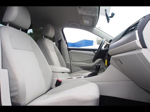 Used 2019 Volkswagen Jetta S image 11
