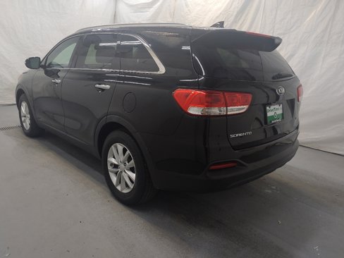 Used 2017 Kia Sorento LX w/ LX Convenience Package image 3