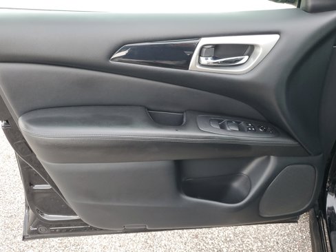 Used 2020 Nissan Pathfinder S image 14