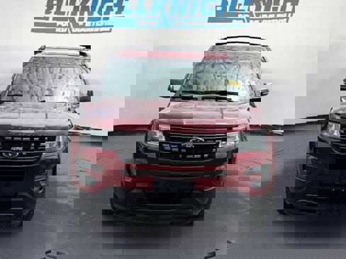 Used 2017 Ford Explorer XLT w/ Equipment Group 202A image 8