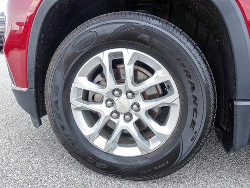 Used 2020 Chevrolet Traverse LT image 19