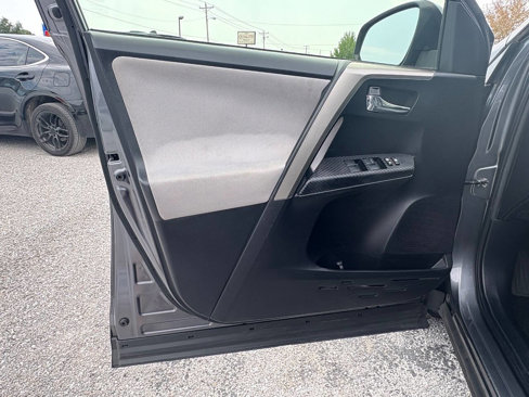 Used 2015 Toyota RAV4 XLE image 16