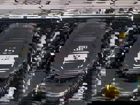 Used 2018 Jeep Wrangler Sport w/ Connectivity Group image 18