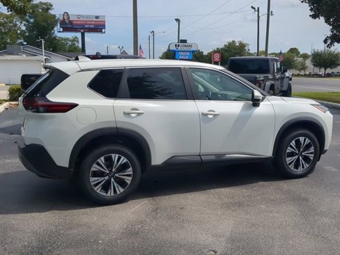 Used 2023 Nissan Rogue SV image 4