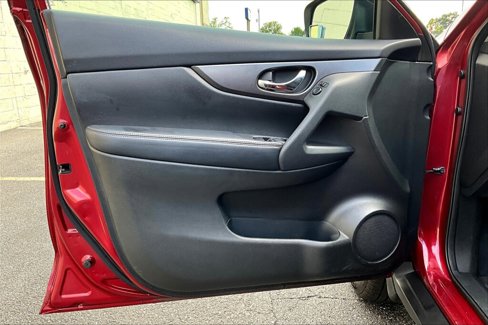 Used 2016 Nissan Rogue S image 12