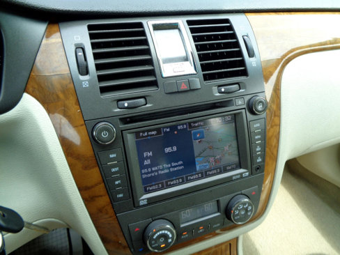 Used 2010 Cadillac DTS Platinum image 34