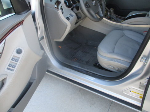 Used 2010 Buick LaCrosse CXL image 23