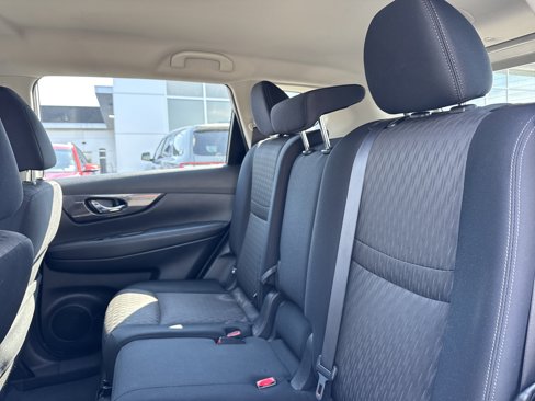 Used 2017 Nissan Rogue S image 27