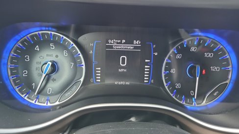 Used 2019 Chrysler Pacifica Touring-L image 30