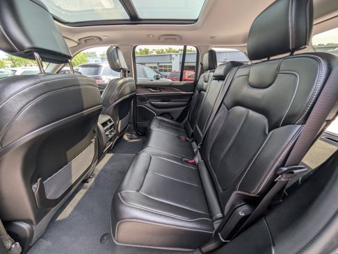 Used 2022 Jeep Grand Cherokee Limited 4xe image 9