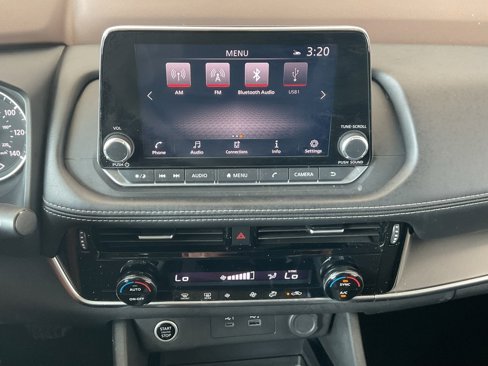 Used 2022 Nissan Rogue SV image 14
