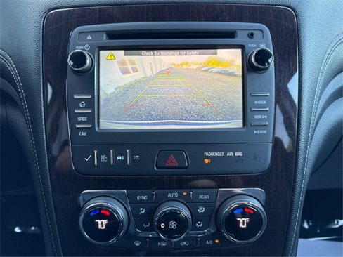 Used 2016 Chevrolet Traverse LT image 33