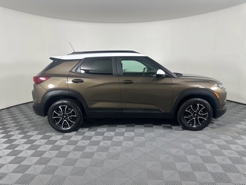 Used 2022 Chevrolet TrailBlazer ACTIV w/ Convenience Package image 2