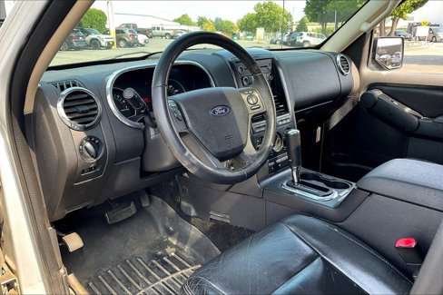 Used 2010 Ford Explorer XLT image 14