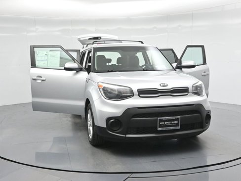 Used 2018 Kia Soul image 31
