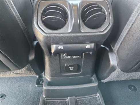 Used 2022 Jeep Wrangler Unlimited Sahara w/ Cold Weather Group image 10