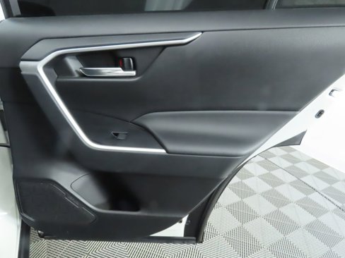 Used 2021 Toyota RAV4 XLE w/ Convenience Package image 27