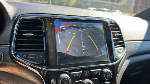 Used 2022 Jeep Grand Cherokee Laredo X image 18