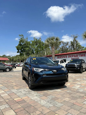 Used 2017 Toyota RAV4 LE image 1